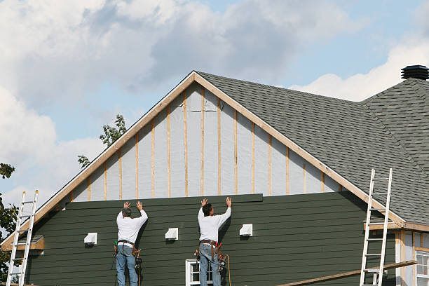 Professional Siding Contractor technician working in Albion, IN